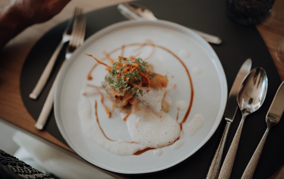 Kulinarischer Genuss in Gro&szlig;arl &ndash; elegant serviert