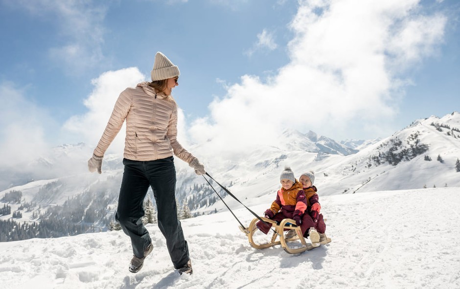 Schlittenabenteuer in der verschneiten Berglandschaft von Gro&szlig;arl