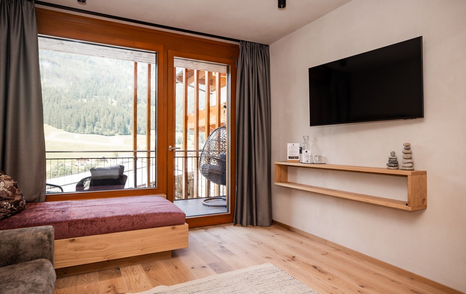 Eingangsbereich mit gro&szlig;z&uuml;gigem Stauraum im Hotel Dorfer